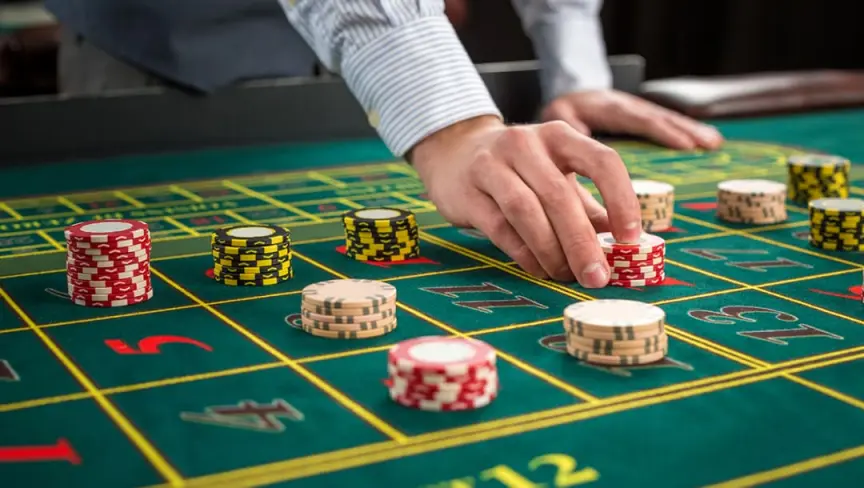 Roulette strategie uitgelegd met roulette tafel layout en inzetmogelijkheden